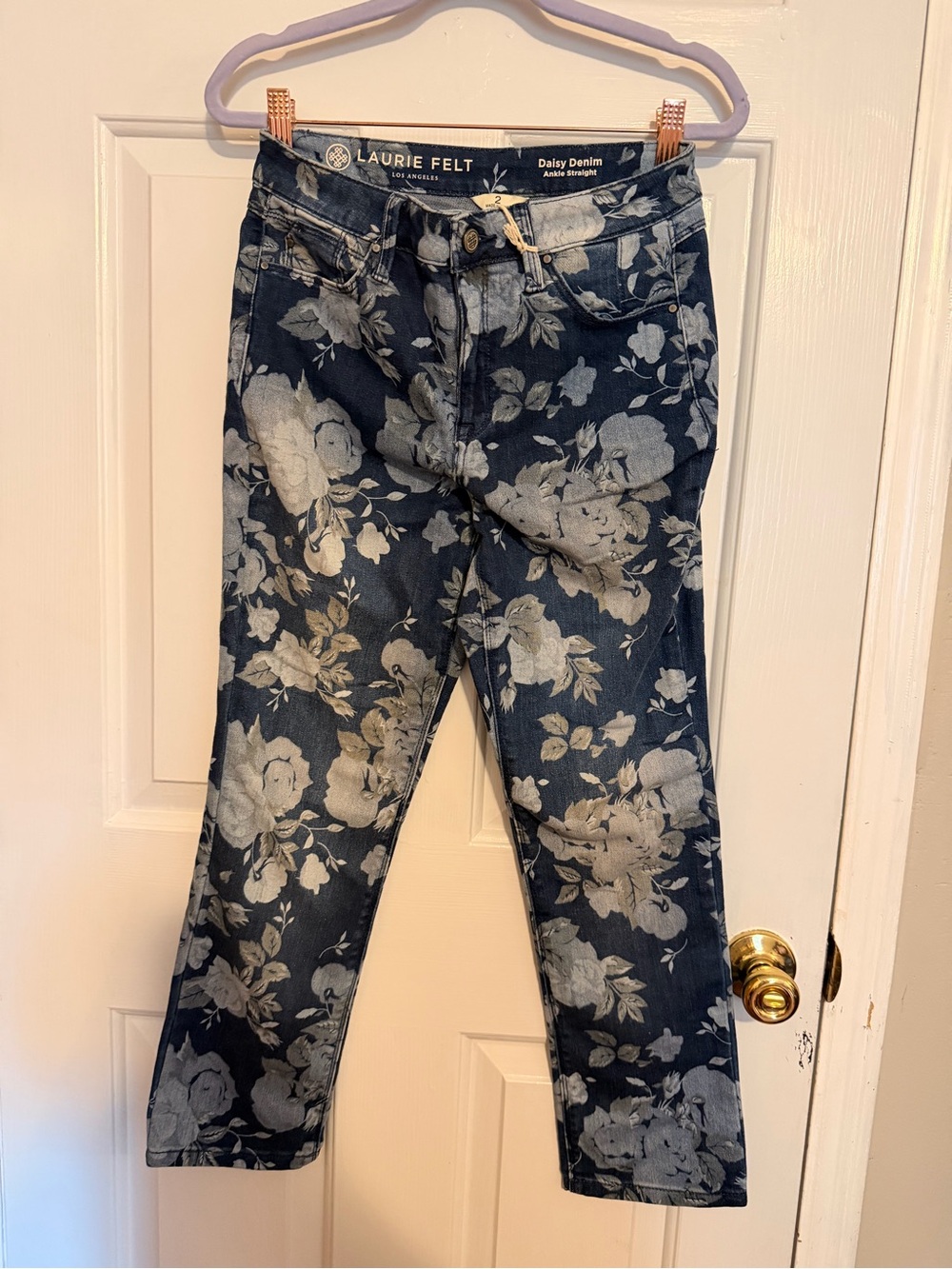 Laurie Felt Women's Floral Cropped Slim Jeans - Navy with Gray Floral